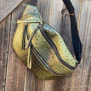 Crossover oversized Fanny pack